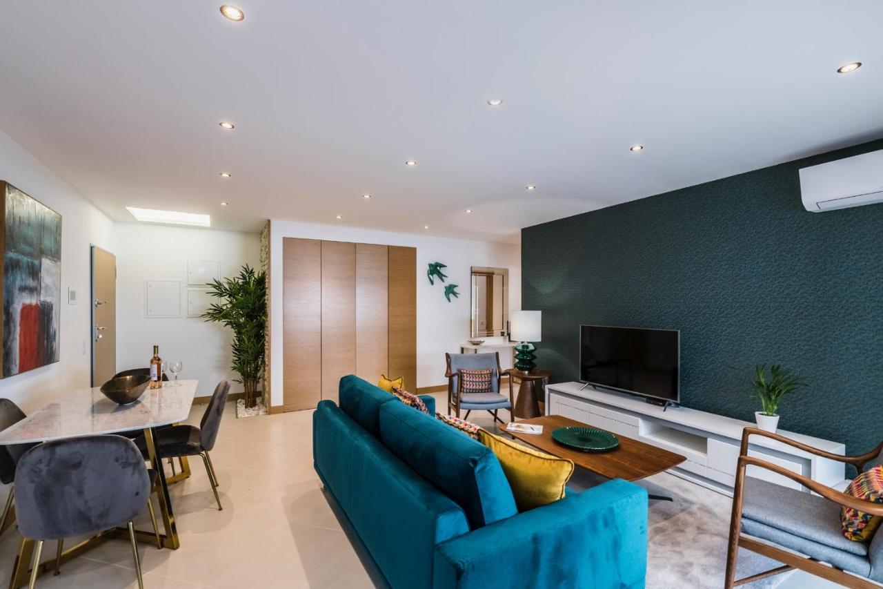 Coolhouses Lagos, 2 Bed Stylish City Flat, Rooftop Shared Pool, Clayheart Exteriör bild