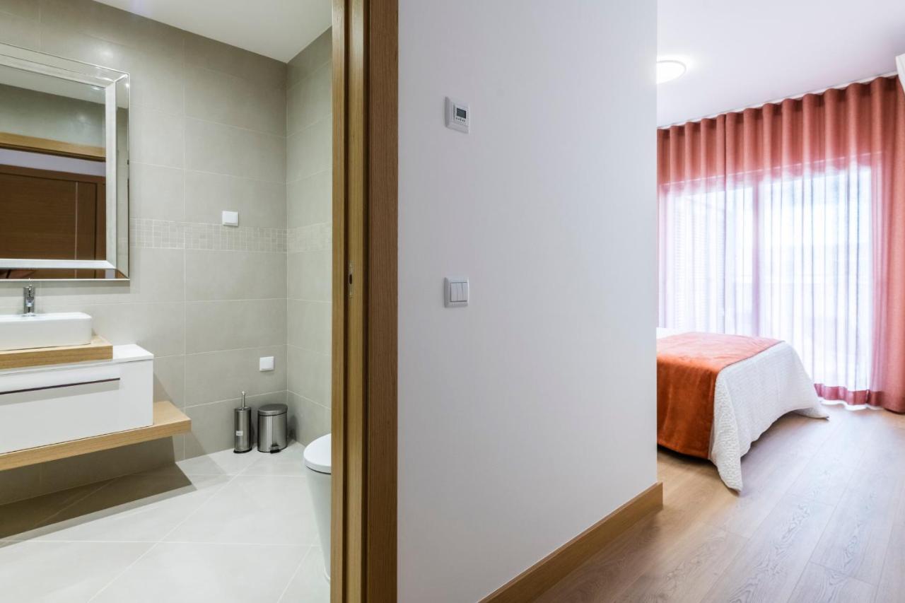 Coolhouses Lagos, 2 Bed Stylish City Flat, Rooftop Shared Pool, Clayheart Exteriör bild