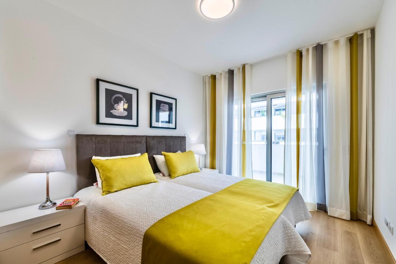 Coolhouses Lagos, 2 Bed Stylish City Flat, Rooftop Shared Pool, Clayheart Exteriör bild
