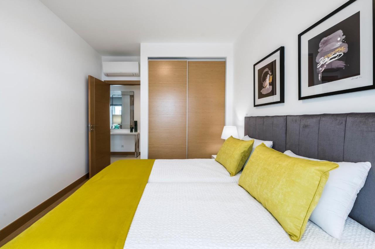 Coolhouses Lagos, 2 Bed Stylish City Flat, Rooftop Shared Pool, Clayheart Exteriör bild