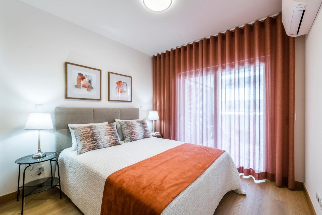 Coolhouses Lagos, 2 Bed Stylish City Flat, Rooftop Shared Pool, Clayheart Exteriör bild